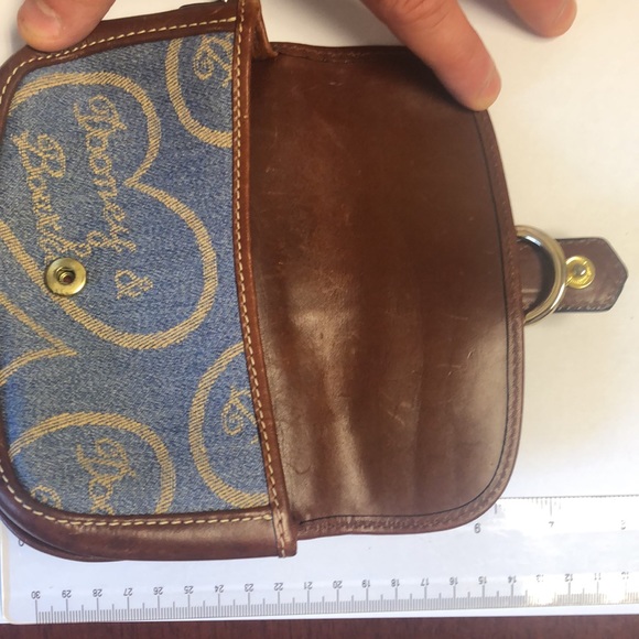 Dooney & Bourke wallet (front snap) or wristlet. - Picture 3 of 6